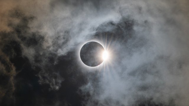Vimioso prepara atividades para o eclipse do sol e distribui óculos